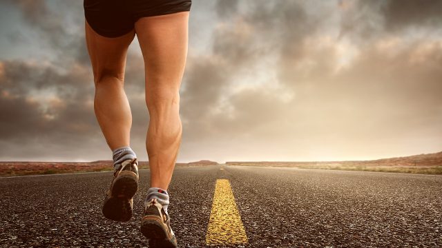 Comment un problème de dos peut-il être relié aux reins?