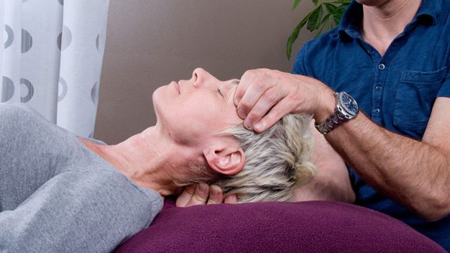 Douleurs au cou et l’ostéopathie